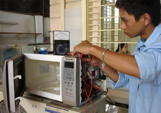 Sửa lò vi sóng chuyên nghiệp tại Bình Thạnh